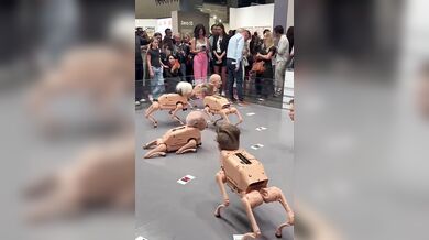 Robotická zvířata za 2 miliony? Beeple šokoval Art Basel psy s hlavami miliardářů