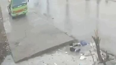 Žena spadla do díry zaplavené dešťovou vodou v Jordánsku