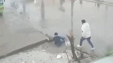 Žena spadla do díry zaplavené dešťovou vodou v Jordánsku