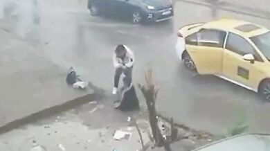 Žena spadla do díry zaplavené dešťovou vodou v Jordánsku