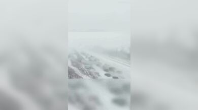 Obří nehoda na dálnici způsobila kolaps dopravy