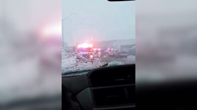 Obří nehoda na dálnici způsobila kolaps dopravy