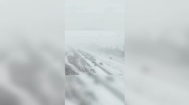 Obří nehoda na dálnici způsobila kolaps dopravy