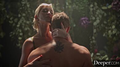 Deeper - ASMR nahrávka odhaluje Alininu zvrácenou sexuální fantazii