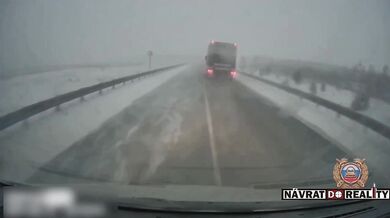 Nebezpečný manévr na Sibiři skončil vážnou nehodou