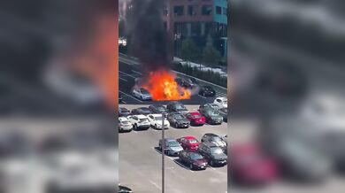 Neočekávaná exploze na parkovišti