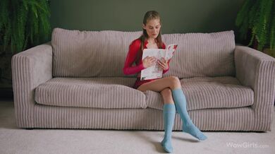 Žhavá a nadržená dívka Tiffany Tatum masturbuje v různých pozicích