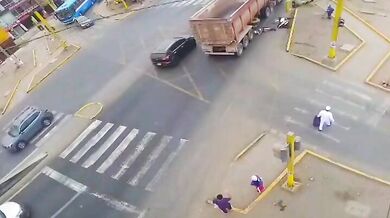 Policista zemřel po tragickém sražení kamionem