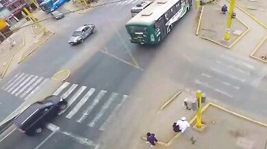 Policista zemřel po tragickém sražení kamionem