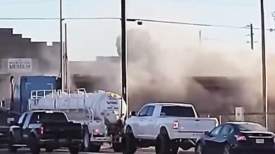 Dva železničáři zabiti a tři další zraněni při vykolejení vlaku v západním Texasu