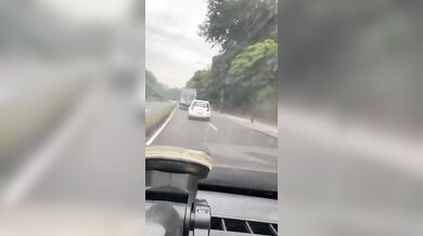 Nebezpečná dopravní nehoda v Riu de Janeiru způsobená konfliktem mezi řidiči