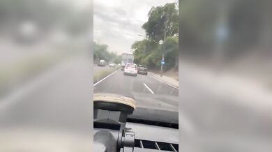 Nebezpečná dopravní nehoda v Riu de Janeiru způsobená konfliktem mezi řidiči