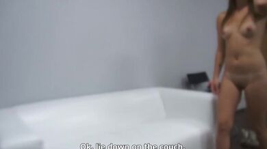 20 letá amatérka na castingu