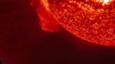 Slunce se během 24 hodin „odpoutalo“ od obří protuberance