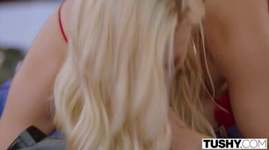 Pornohvězda Sloan Harper zažívá svůj první anální sex