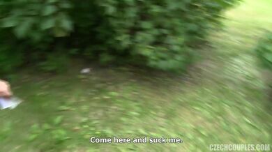 Skupinový sex za peníze na veřejnosti