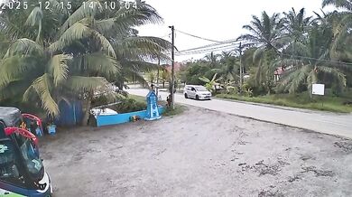 Motorkář po střetu s automobilem vyletěl do vzduchu