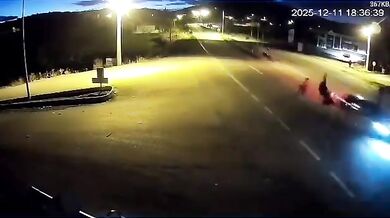 Tragická nehoda na křižovatce: Tři lidé přišli o život