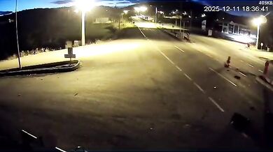 Tragická nehoda na křižovatce: Tři lidé přišli o život