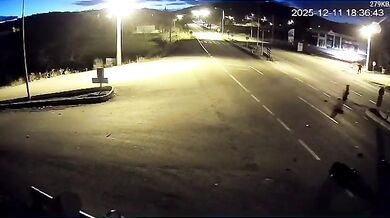 Tragická nehoda na křižovatce: Tři lidé přišli o život