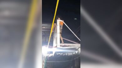 Twerking na basketbalovém koši skončilo pádem