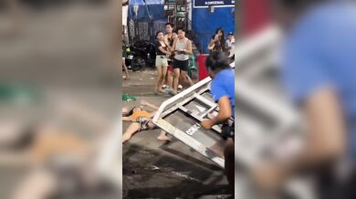 Twerking na basketbalovém koši skončilo pádem