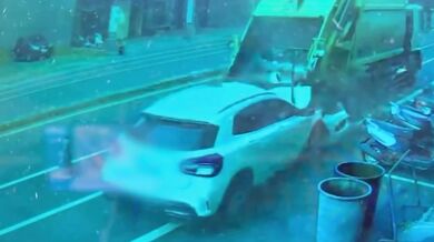 Opilý řidič zabil mladou popelářku při práci u silnice