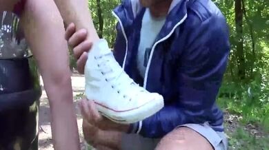 Teen šuká sportovního učitele v přírodě