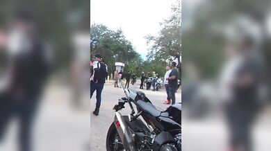 Motorkáři si musí pomáhat