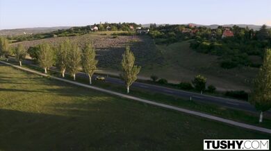 TUSHY - Nádherná modelka má nenasytnou touhu po análu