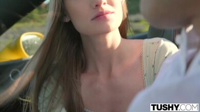 TUSHY - Nádherná modelka má nenasytnou touhu po análu