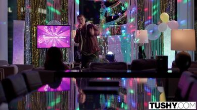 Kiki chce k narozeninám 2 věci, Olivera a anál