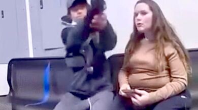 Pokus o střelbu na policistu při krádeži ve Walmartu