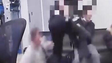 Pokus o střelbu na policistu při krádeži ve Walmartu