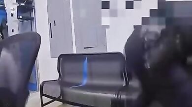 Pokus o střelbu na policistu při krádeži ve Walmartu