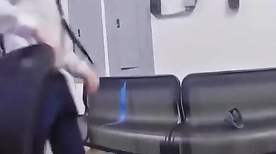 Pokus o střelbu na policistu při krádeži ve Walmartu