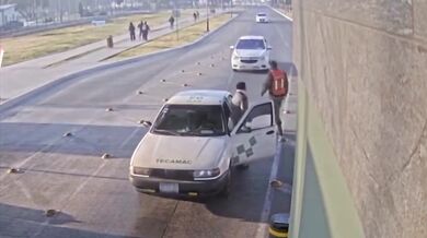 Taxikář srazil vojáka před vojenskou zónou