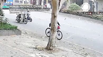 Cyklistu zranila padající větev stromu