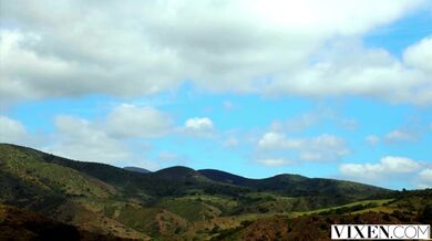 Krásná Cecilia neodolá svému zlobivému klientovi