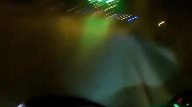 Motorkář se jen tak tak dostal z nebezpečné situace v tunelu