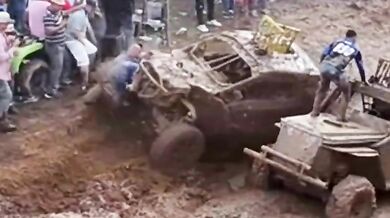 Divák přejetý buginou