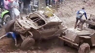 Divák přejetý buginou