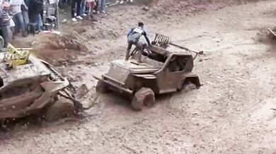 Divák přejetý buginou