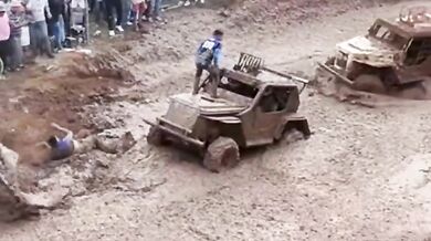 Divák přejetý buginou