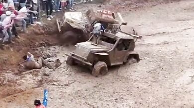 Divák přejetý buginou