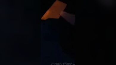 Měl raději koukat před sebe...