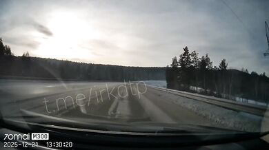 Brutální dopravní nehoda na zledovatělé silnici