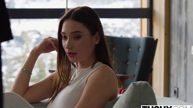 TUSHY - Análně šílená lyžařská instruktorka Liya předvádí své dovednosti