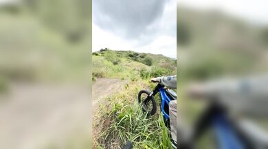 Drsná nehoda při skoku s elektrickou motorkou