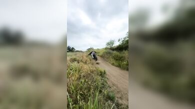 Drsná nehoda při skoku s elektrickou motorkou